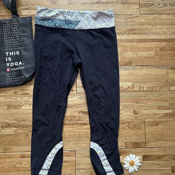 Lululemon Capri Leggings Size 6 - Picture 3 of 9